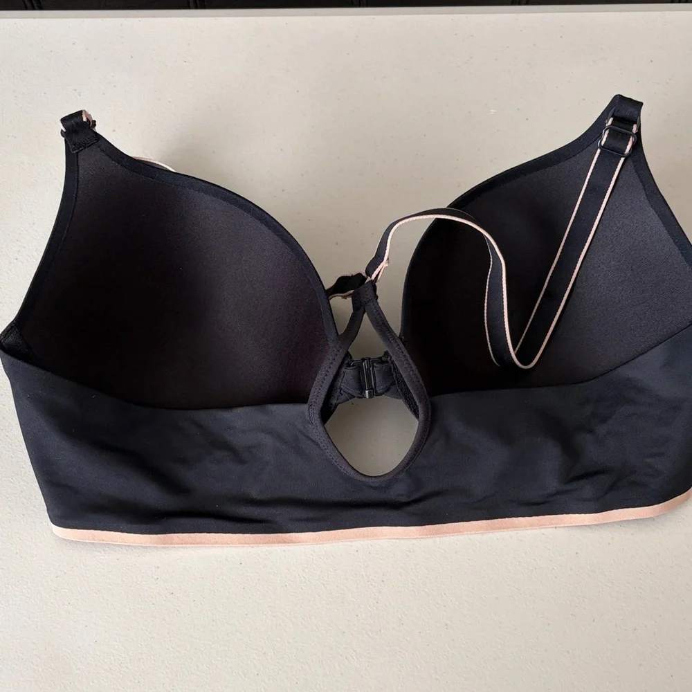Like NEW Racer back Women's Bra 36C - Picture 3 of 3